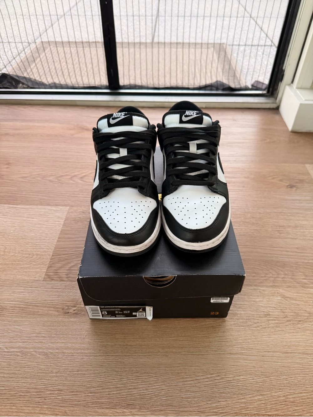 Nike Men’s Black and White Low-Top Sneakers